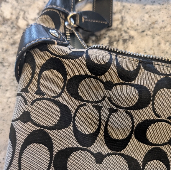 Coach Hobo - Picture 3 of 6